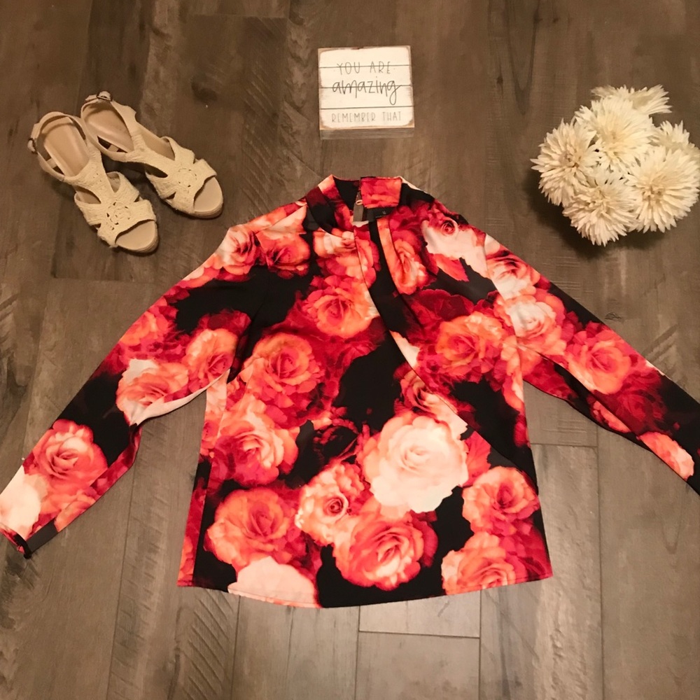 Worthington floral long sleeved blouse. Petite md.